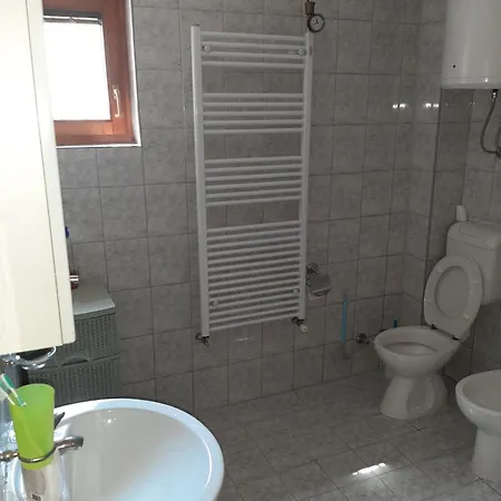 Apartment Summer, Pool And Garden Sarajevo